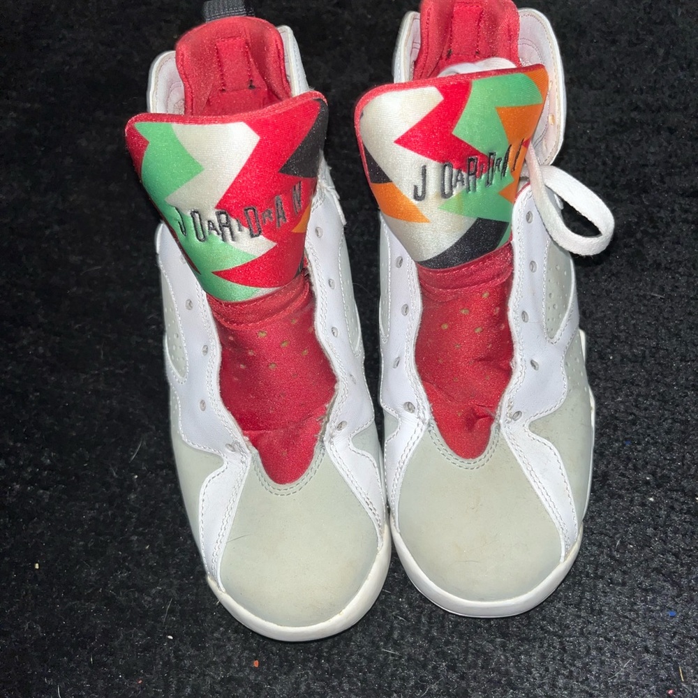 Air Jordan 7 Retro Hare 
 Bugs bunny retro 7-7.5women & 5.5y - Picture 3 of 5